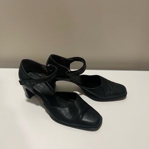 Connie chunky heels with Velcro strap